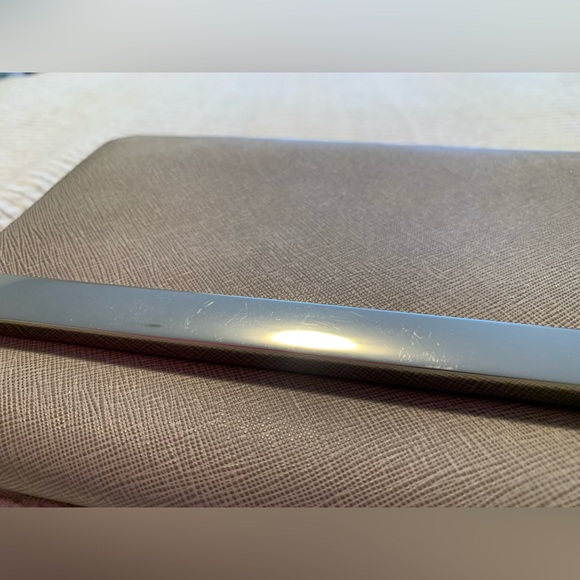 Michael Kors clutch with removable strap - Picture 5 of 10